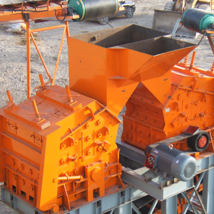 反擊式砂石破碎機(jī)的工作原理及特點(diǎn)